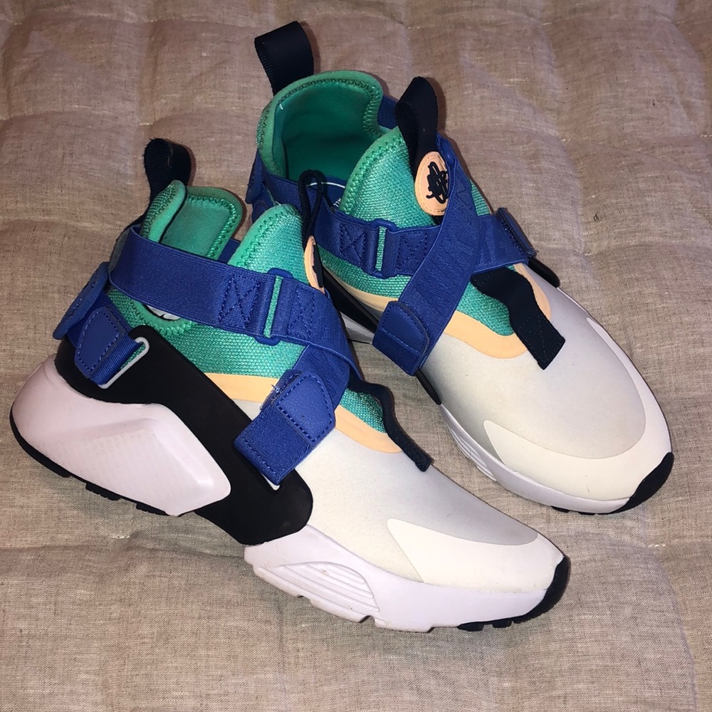 Nike Huaraches Sneakers - Never Worn